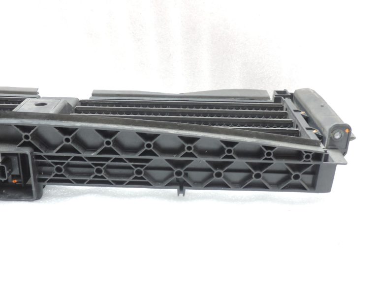 OE Opel Vivaro B Renault Trafic III priekšējā ventilācijas režģa gaisa plūsmas novadītājs 93867883 620C43334R