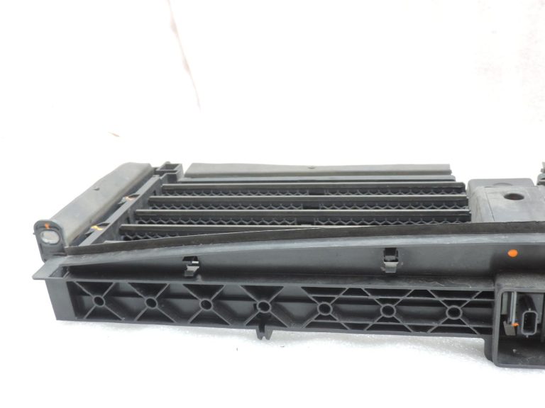 OE Opel Vivaro B Renault Trafic III priekšējā ventilācijas režģa gaisa plūsmas novadītājs 93867883 620C43334R