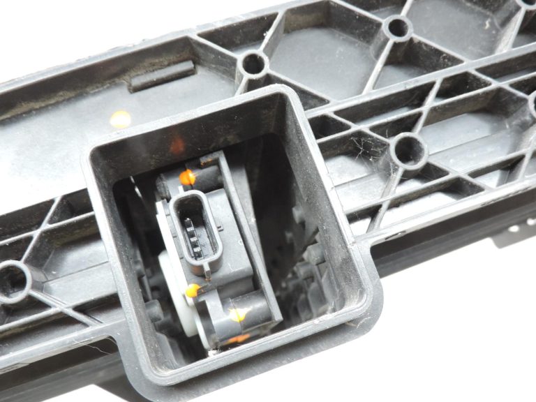 OE Opel Vivaro B Renault Trafic III priekšējā ventilācijas režģa gaisa plūsmas novadītājs 93867883 620C43334R