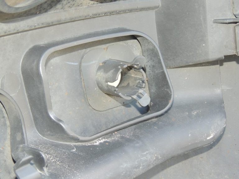 BMW E60 E61 aizmugurējais bamperis, melns II, 668 51110394707, OEM