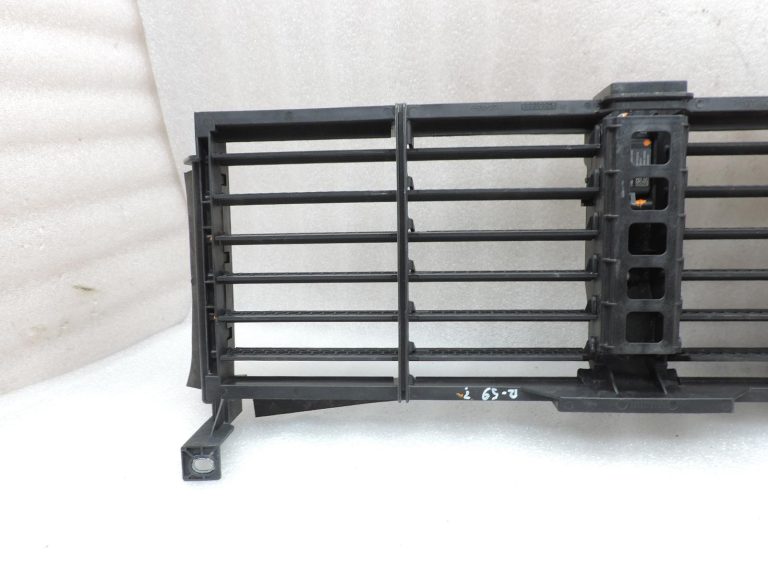 OE Opel Vivaro B Renault Trafic III priekšējā ventilācijas režģa gaisa plūsmas novadītājs 93867883 620C43334R