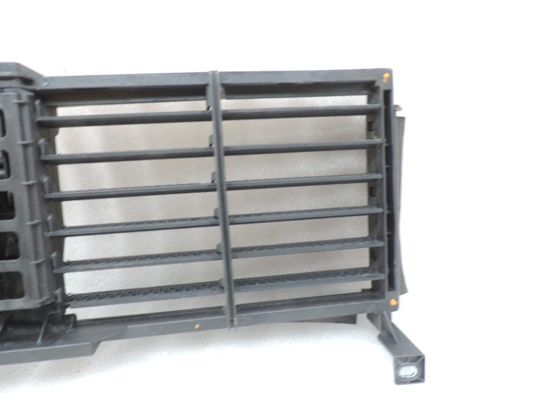 OE Opel Vivaro B Renault Trafic III priekšējā ventilācijas režģa gaisa plūsmas novadītājs 93867883 620C43334R