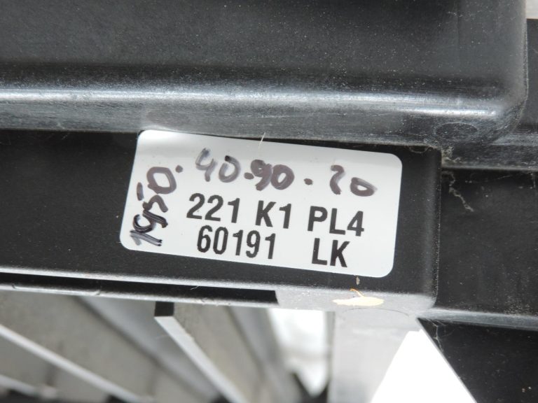 OE Opel Vivaro B Renault Trafic III priekšējā ventilācijas režģa gaisa plūsmas novadītājs 93867883 620C43334R
