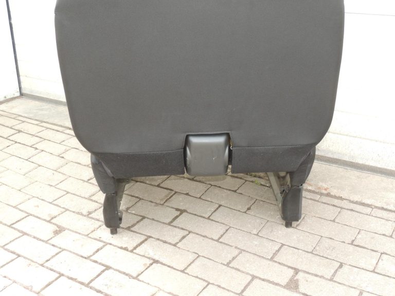 OPEL VIVARO B TRAFIC III pasažiera sēdekļa rāmis (labajā pusē) 95517343 95517379 OEM
