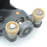Opel Vivaro B Renault Trafic III bīdāmās durvis – rullīšu vadotne, centrālā, labā puse 93451715