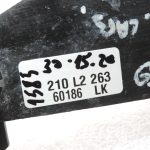 OE Opel Vivaro B Renault Trafic III bīdāmās durvis – rullīšu vadotne, centrā, labajā pusē, apakšā
