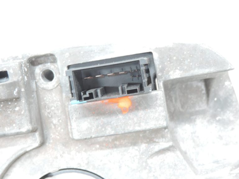 BMW E60, E61, E64, E63 stūres kolonnas slēdzis, vadības bloks 6962920 – neliels defekts