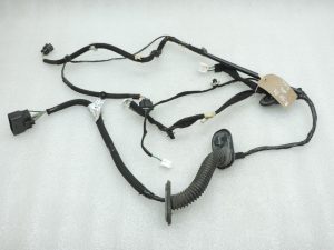 OE Opel Vivaro B Renault Trafic III durvju vadu kopne priekšā pa labi 93460094