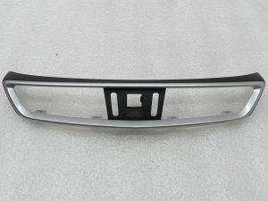 Nissan Qashqai oriģinālais centrālais dekoratīvais gaisa izplūdes atvērums 68750HV50B