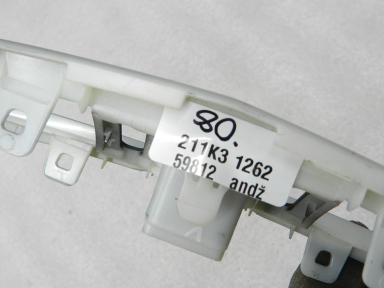 Nissan Qashqai oriģinālais centrālais dekoratīvais gaisa izplūdes atvērums 68750HV50B