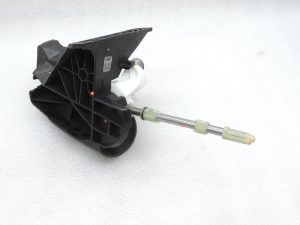 Opel Vivaro B Renault Trafic III 6 pakāpju M73 manuālā pārnesumkārba pārnesumu vadības mehānisms