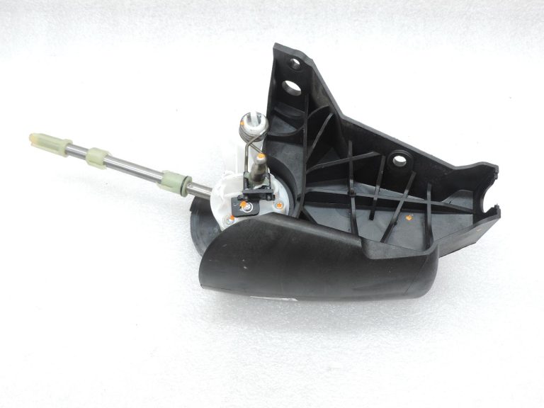 Opel Vivaro B Renault Trafic III 6 pakāpju M73 manuālā pārnesumkārba pārnesumu vadības mehānisms