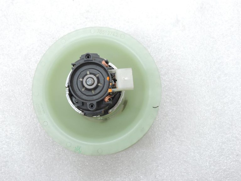 OE Opel Vivaro B Renault Trafic III centrālās apkures ventilatora motors 93161920