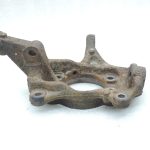 OE Opel Vivaro B Renault Trafic priekšējā labā puse – šarnīra kronšteins 93866696