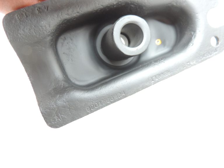 OE Opel Vivaro B Renault Trafic III sēdekļa stiprinājums priekšā pa labi 93458064