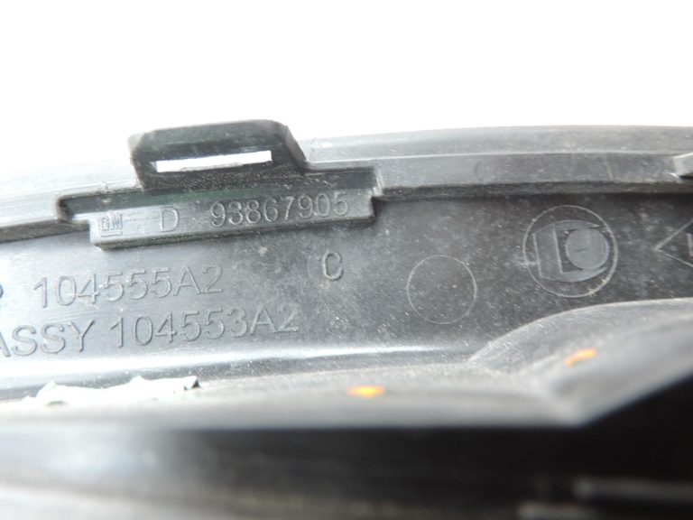 OE Opel Vivaro B Renault Trafic III Dekoratīvā līste priekšējā stikla labajā pusē 93867905