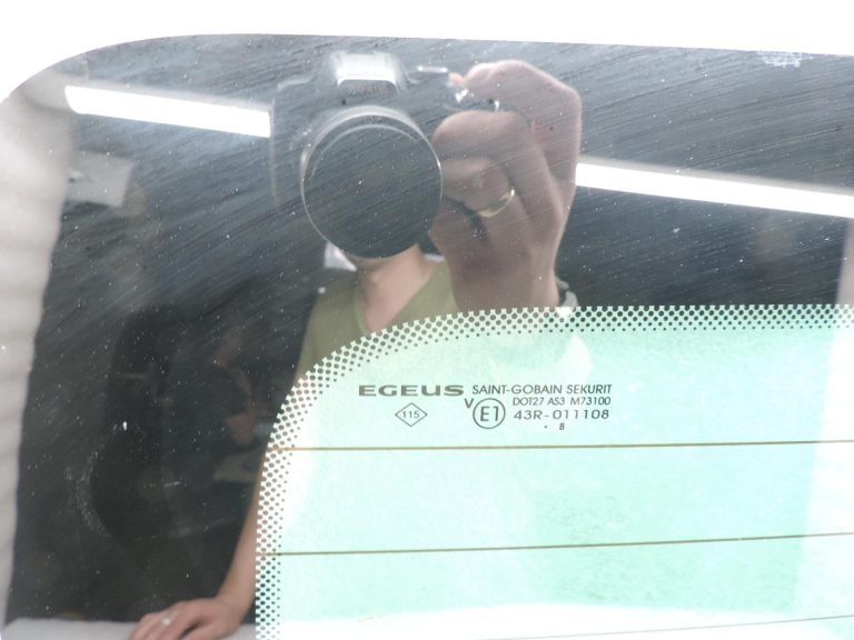OE Opel Vivaro B Renault Trafic III bagāžnieka durvju logs, kreisais 93451841