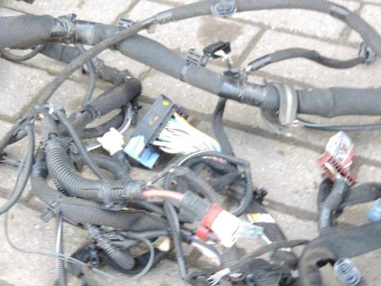 Opel Vivaro B Renault Trafic III instrumentu paneļa vadu kopne 93455493 Mazs DEFEKTS