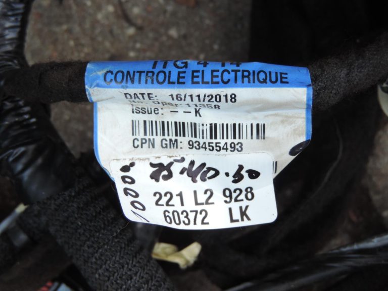 Opel Vivaro B Renault Trafic III instrumentu paneļa vadu kopne 93455493 Mazs DEFEKTS