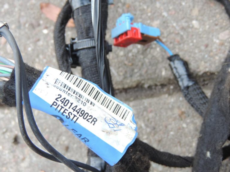 Opel Vivaro B Renault Trafic III instrumentu paneļa vadu kopne 93455493 Mazs DEFEKTS