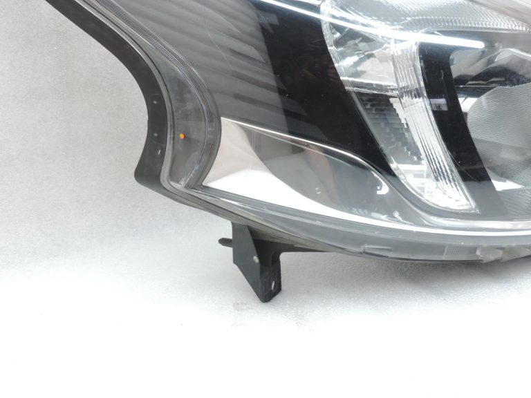 OE Opel Vivaro B Renault Trafic III Facelift lukturis labajā pusē 95527866 DEFEKTĪVS