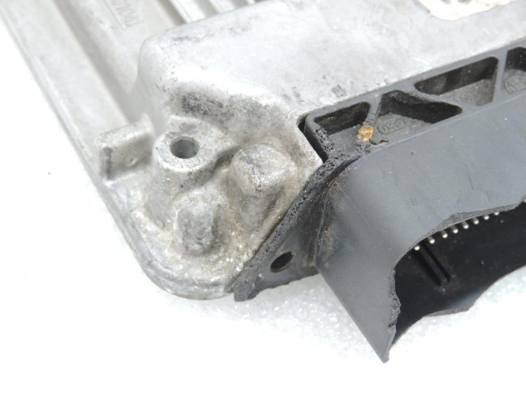 OE BMW F20, F21, F22, F30, F31, F34 dīzeļdzinēja B47 vadības bloks 8589145 – BOJĀTS