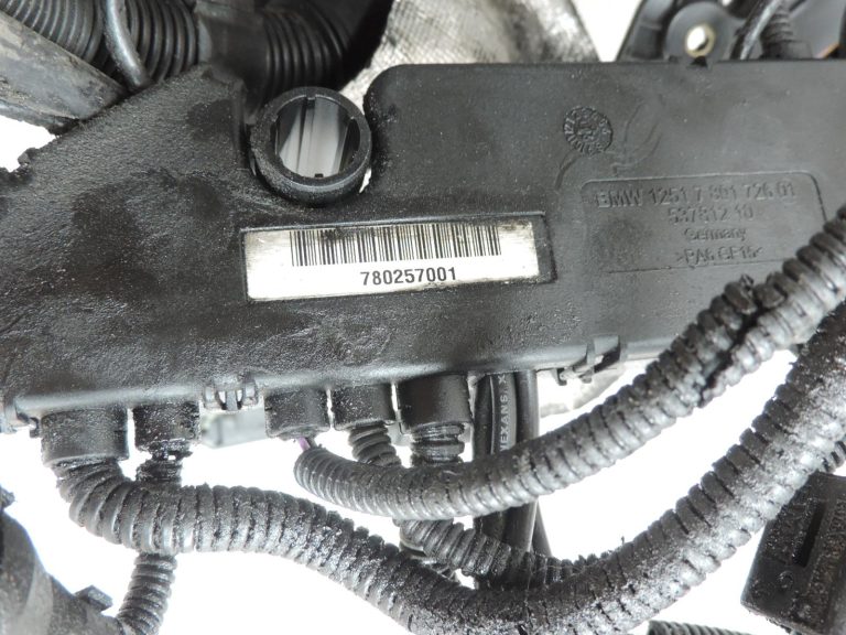 BMW E60 E61 M57N2 3.0D M57 dzinēja vadu kopne 7802570, neliels DEFEKTS