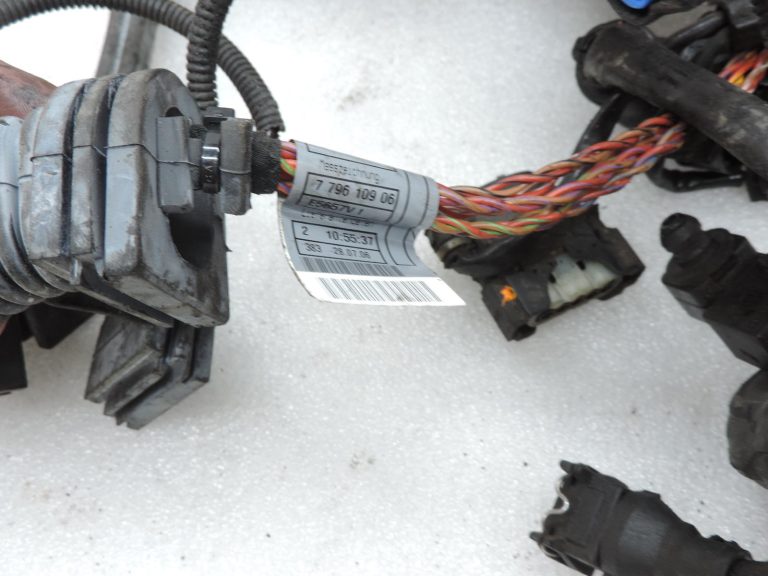 BMW E60 E61 M57N2 3.0D M57 dzinēja vadu kopne 7802570, neliels DEFEKTS