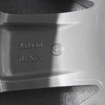 1x oriģināls VW Sharan 7N alumīnija disks, 16 collas, ET33, 7N0601025A, ar pulverkrāsas pārklājumu