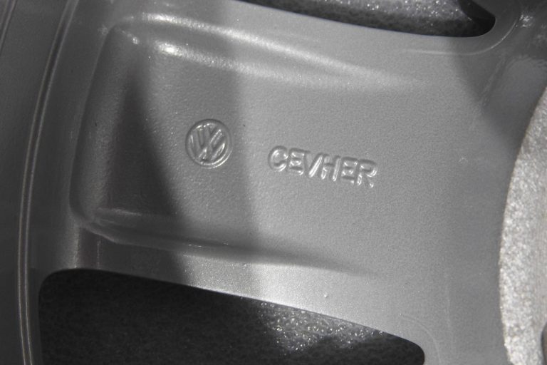 1x oriģināls VW Sharan 7N alumīnija disks, 16 collas, ET33, 7N0601025A, ar pulverkrāsas pārklājumu