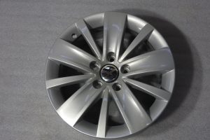 1x oriģināls VW Sharan 7N alumīnija disks, 16 collas, ET33, 7N0601025A, ar pulverkrāsas pārklājumu