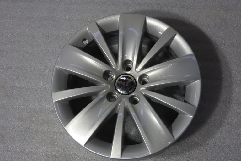 1x oriģināls VW Sharan 7N alumīnija disks, 16 collas, ET33, 7N0601025A, ar pulverkrāsas pārklājumu