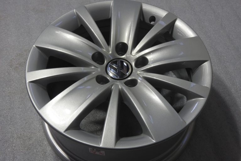 1x oriģināls VW Sharan 7N alumīnija disks, 16 collas, ET33, 7N0601025A, ar pulverkrāsas pārklājumu