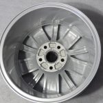 1x oriģināls VW Sharan 7N alumīnija disks, 16 collas, ET33, 7N0601025A, ar pulverkrāsas pārklājumu