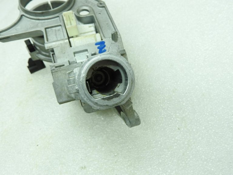 Opel Astra H Aizdedzes slēdzenes korpuss 93181315, 6235375