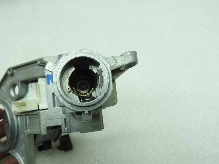 Opel Astra H Aizdedzes slēdzenes korpuss 93181315, 6235375