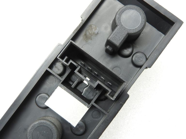 MINI R50 R53 lampiņu turētājs (kreisais, labais, aizmugurējais) pirms facelifta 2001–2004 63216916395