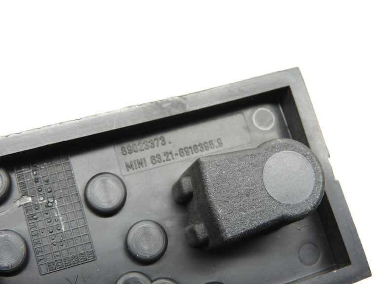 MINI R50 R53 lampiņu turētājs (kreisais, labais, aizmugurējais) pirms facelifta 2001–2004 63216916395