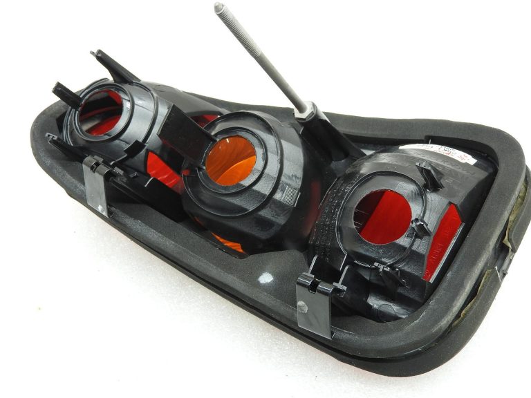 MINI R50 R53 labais aizmugurējais lukturis (pirms facelifta) 2001–2004 Aizmugurējais lukturis 63216935784