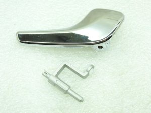 Внутренняя дверная ручка (спереди/сзади, правая) для Opel Corsa D 2006–2014 гг. 13297179
