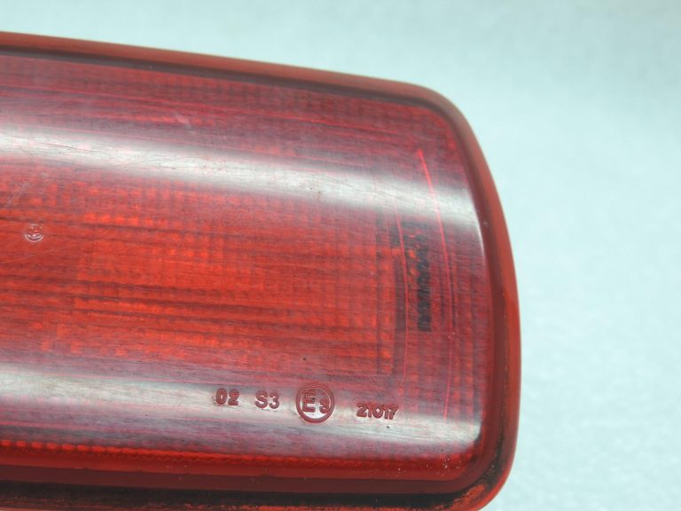 OE Opel Vivaro B Renault Trafic III 3. Trešais aizmugurējais bremžu lukturis 93867978