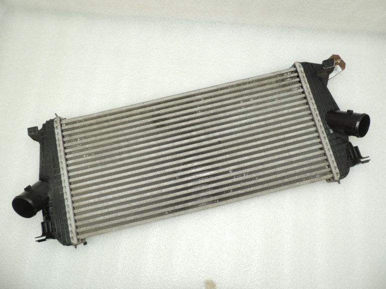 Chrysler Grand Voyager V starpdzesētājs (Intercooler) 4677732AD OEM