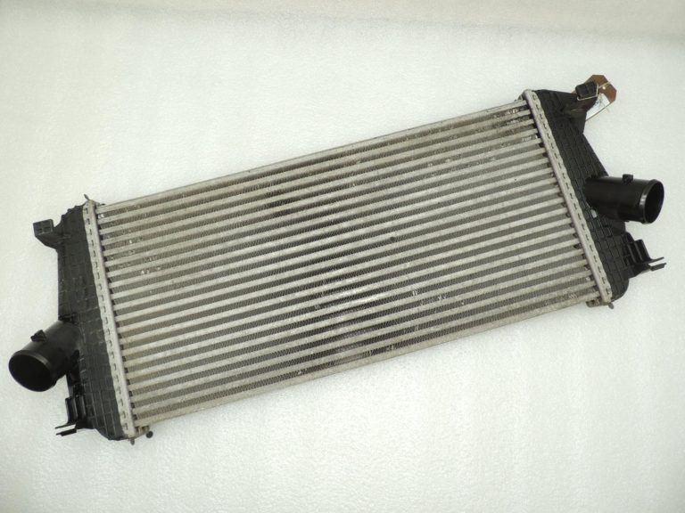 Chrysler Grand Voyager V starpdzesētājs (Intercooler) 4677732AD OEM
