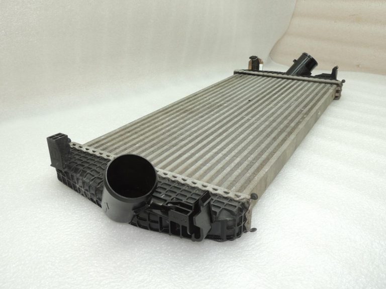 Chrysler Grand Voyager V starpdzesētājs (Intercooler) 4677732AD OEM