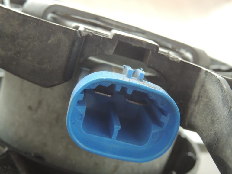 OEM Opel Vivaro B Renault Trafic III 1.6DCi dzesētāja ventilators 93868357