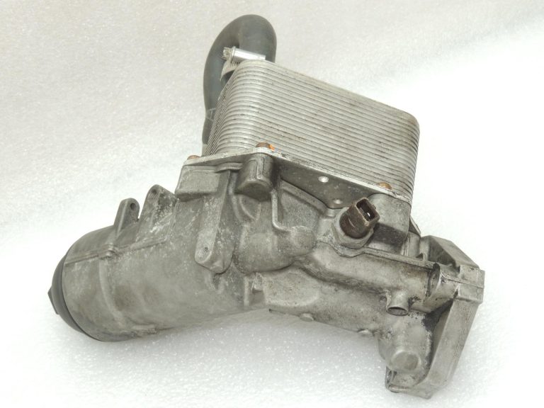 BMW E60 E61 530d M57N2 eļļas filtra korpuss, eļļas dzesētājs, siltummainis 11427805408 OEM