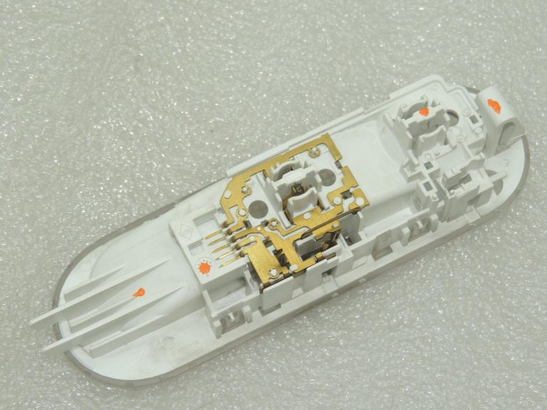 OEM Opel Vivaro B Renault Trafic III priekšējā jumta lampa 95528098