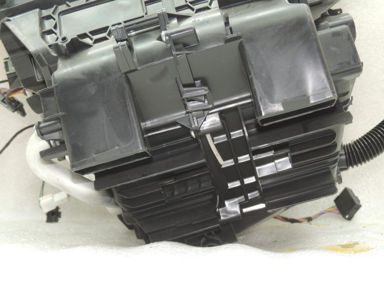 OEM Opel Vivaro B Renault Trafic III ventilatora korpusa sildītāja šļūtene 95527436