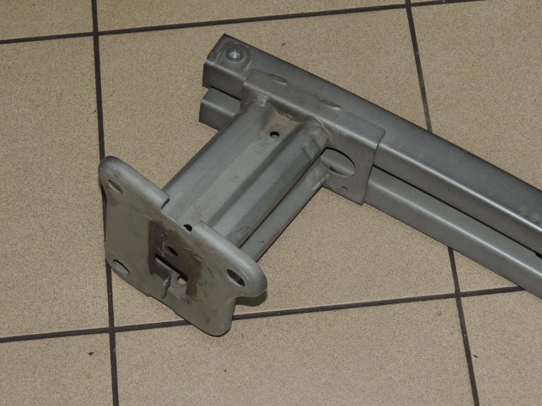 Opel Vivaro B Renault Trafic III priekšējais bufera kronšteins 95516997 OEM