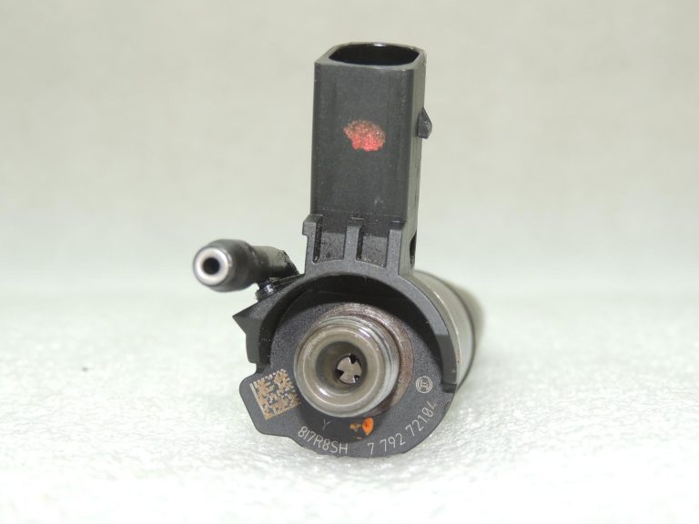 BMW E60, E61, E90 530d, 330d degvielas iesmidzinātājs 13537809193, 13537792721